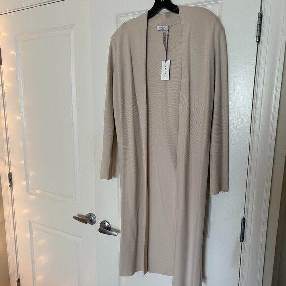 NWT Aritzia Babaton Orpheum Robe in Matte Pearl - Picture 2 of 4